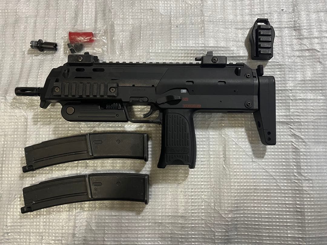 東京マルイ　MP7A1 ガスブローバック　マガジン２本他レールストックアダプタ等
