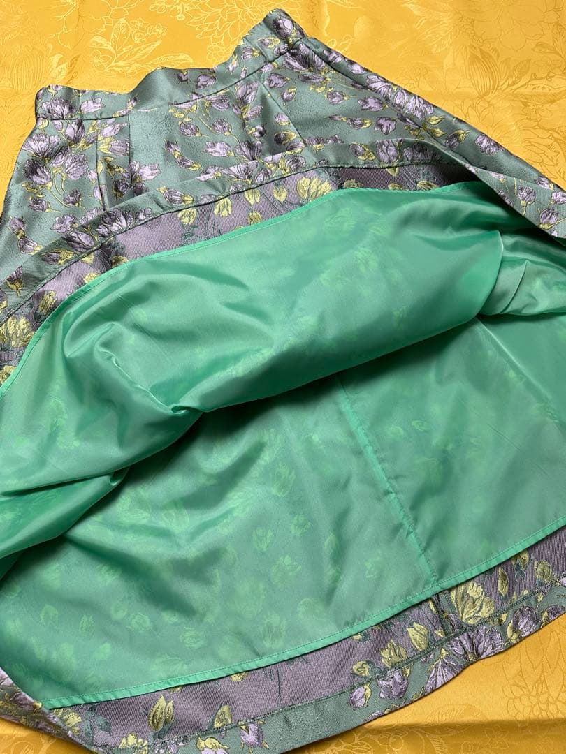 パステルグリーン花柄スカート　未使用　38