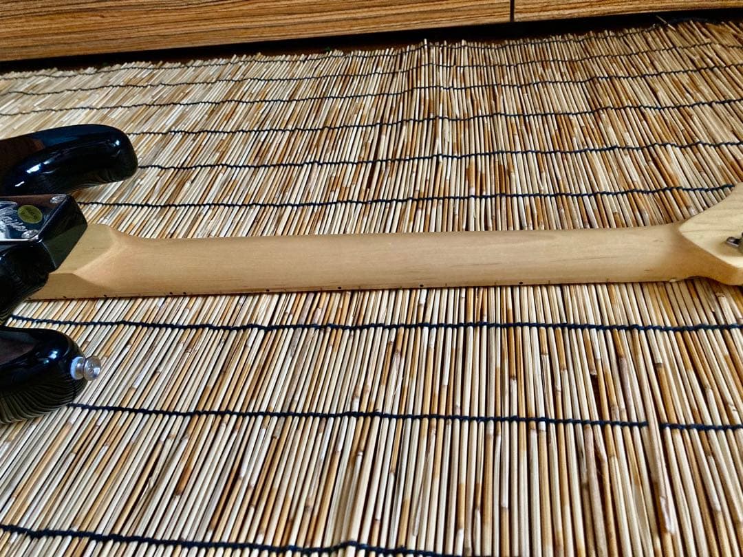 ☆美品 ローノイズピックアップ搭載　新機能を追加したMavis ST