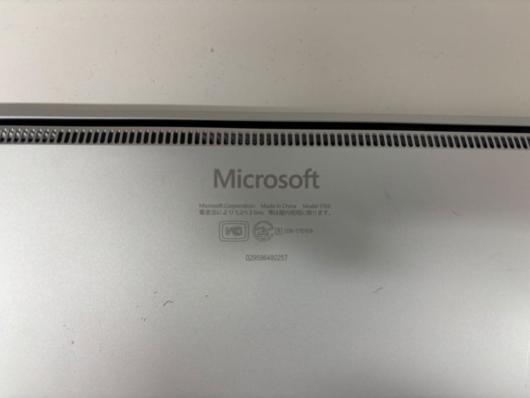 Microsoft Surface Laptop シルバー
