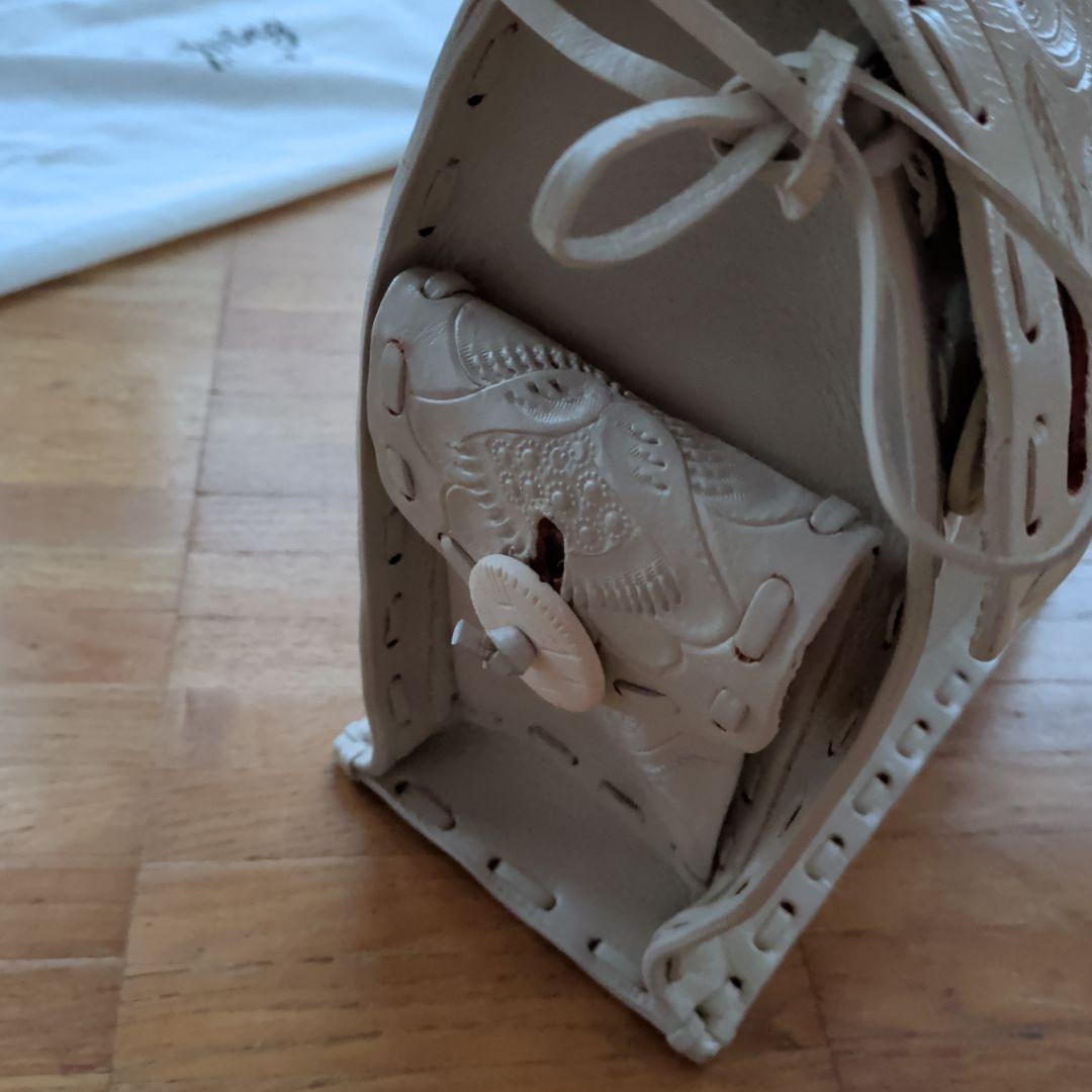 美品　グレースコンチネンタル　ホワイトレザーハンドバッグ