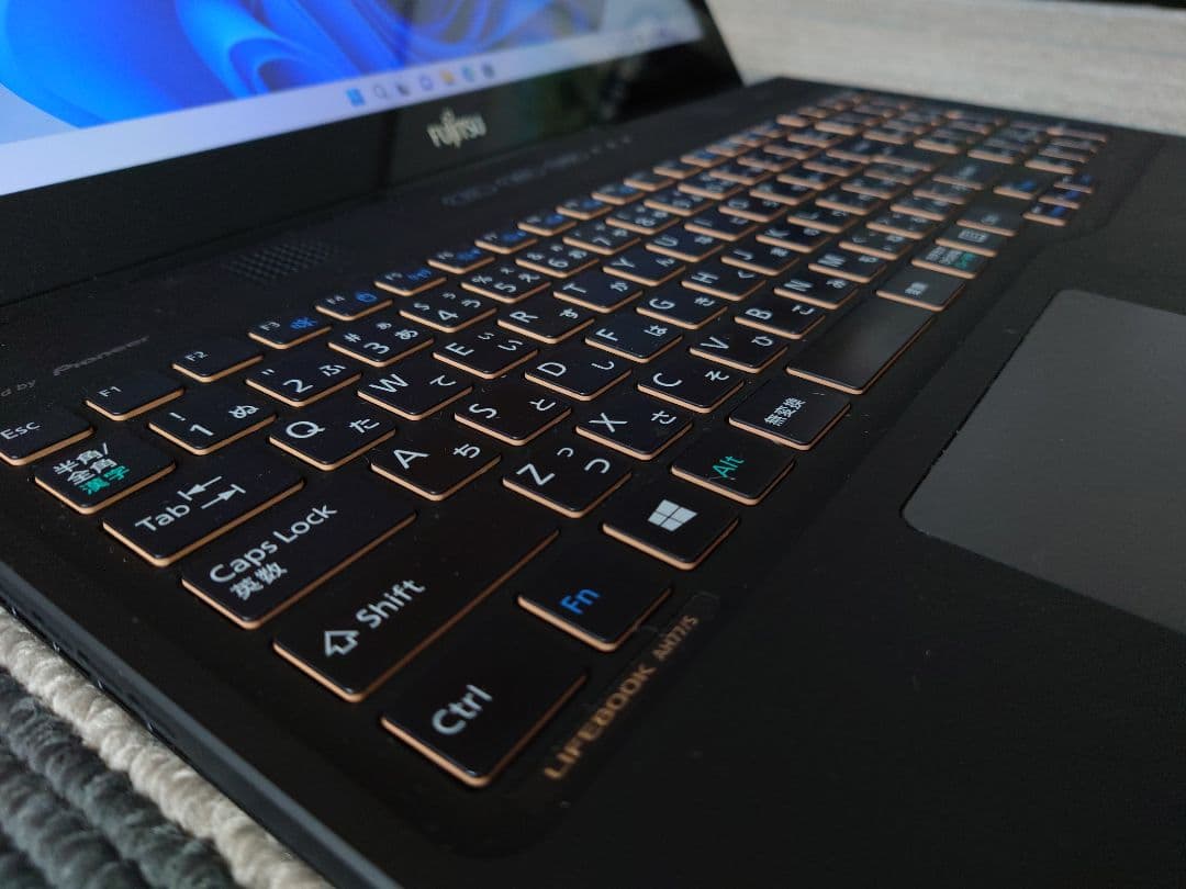 富士通 LIFEBOOK AH77 / Win11 i7 タッチ 最上位