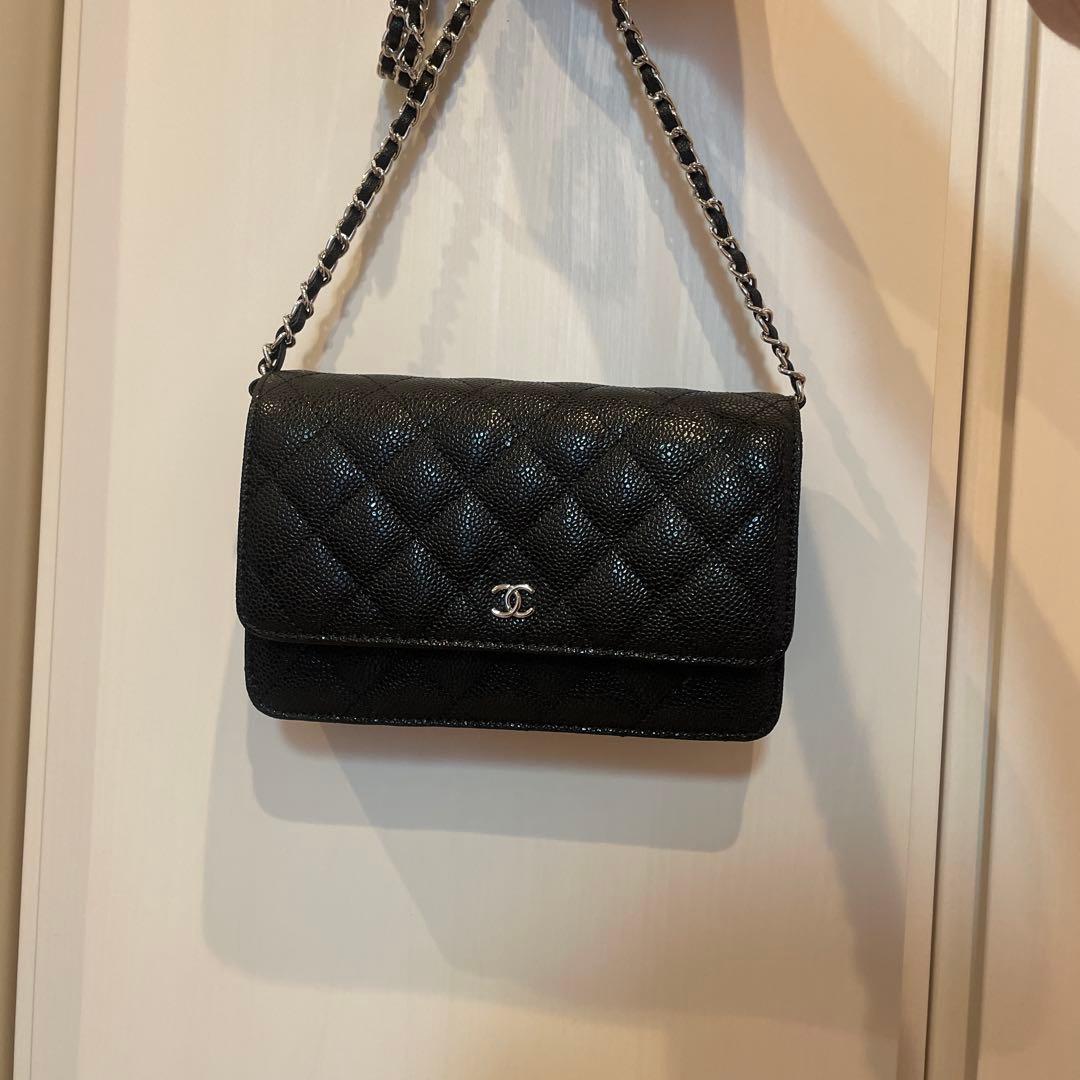 CHANEL ブラックレザー ショルダーバッグ　ノベルティギフト