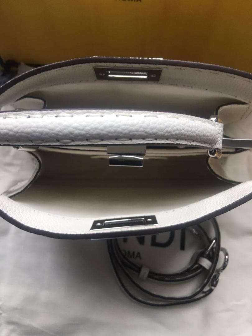 ピーカブー　8BN244