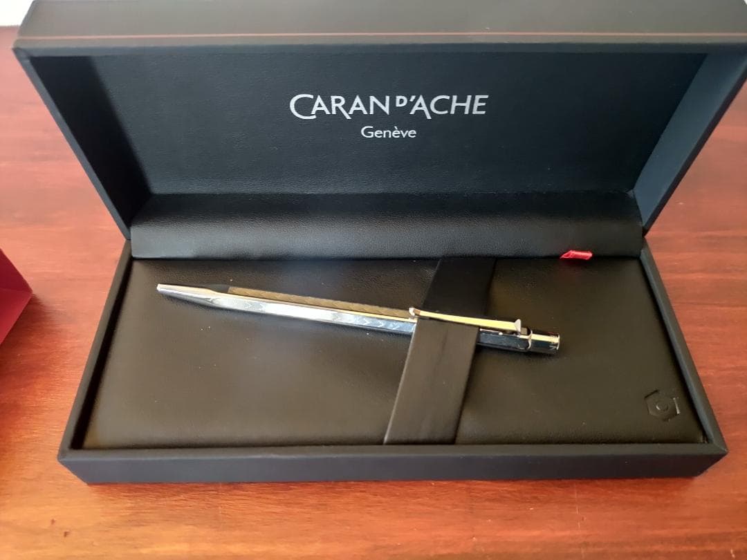 CARAN D'ACHE ボールペン本体 シルバー