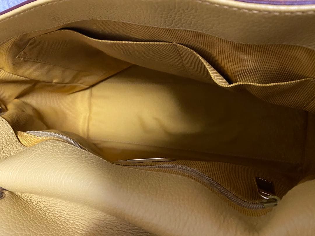 売切り価格★極美品★ドラマ榮倉奈々さん使用　FURLAハンドバックアルテーシア