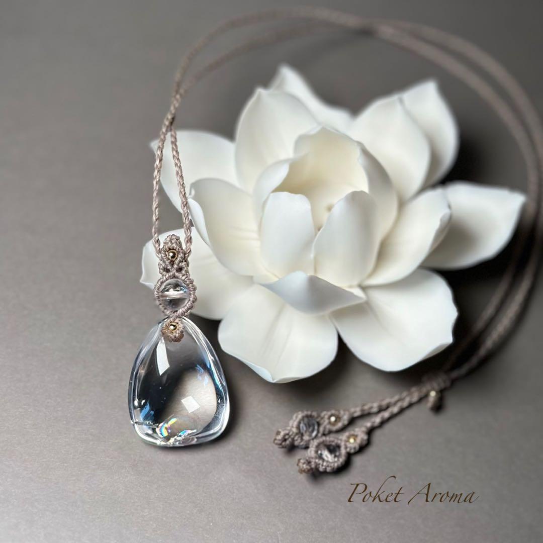 『夢綺』虹入りアイリスクォーツのマクラメペンダントネックレス