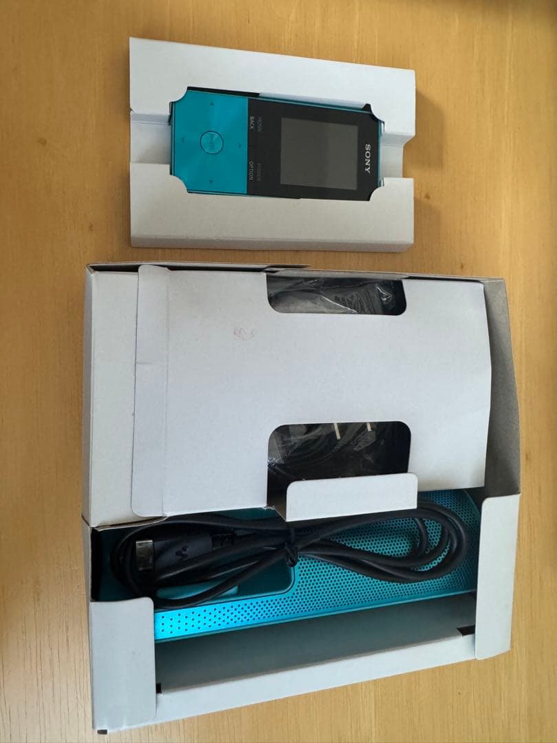sony nw-s313k 4GB 【美品】　別売りケーブル付き