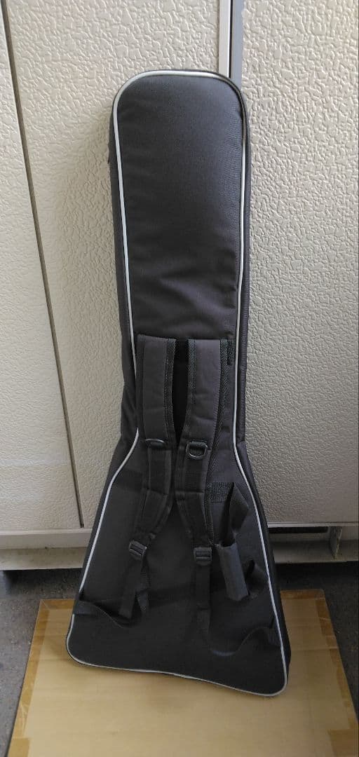 Epiphone 1958Flying V コリーナ