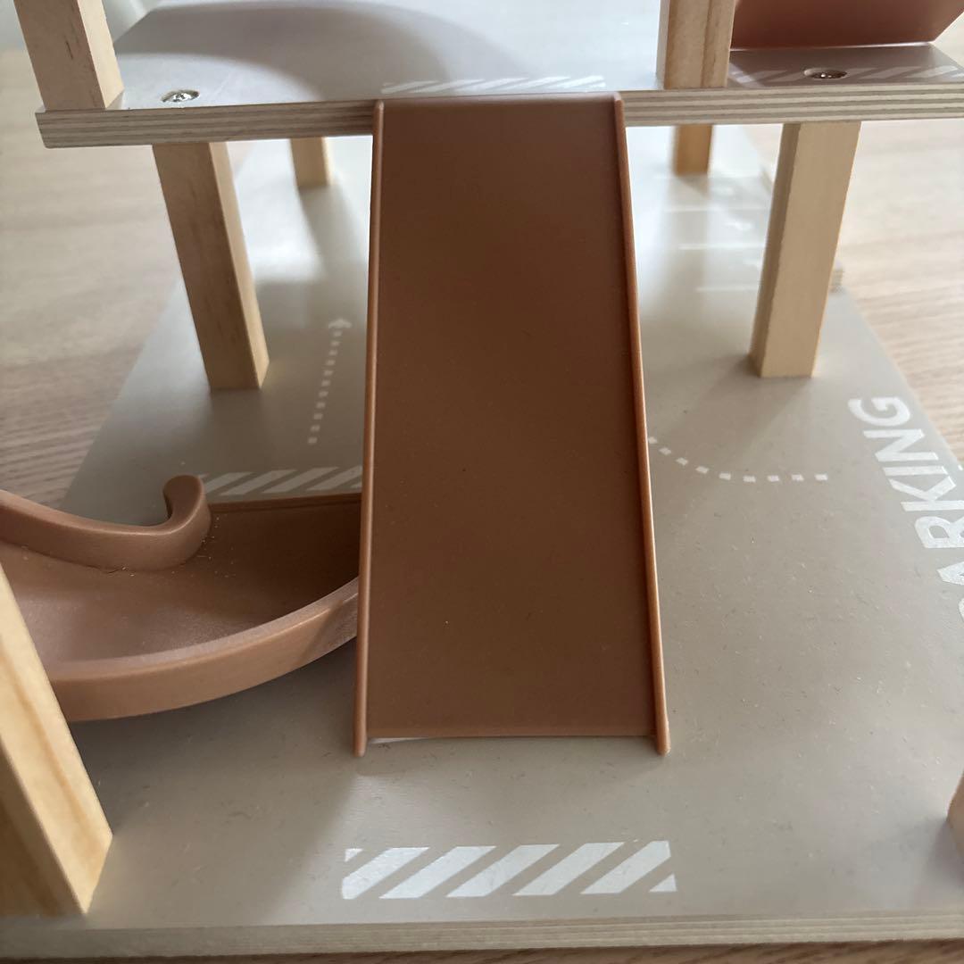 スリコ ミニカー立体駐車場 ミニカー収納棚