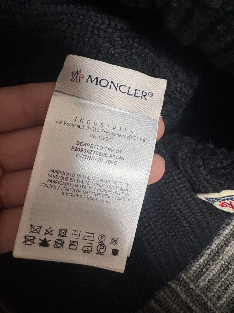 モンクレール　ニット帽　ブラック