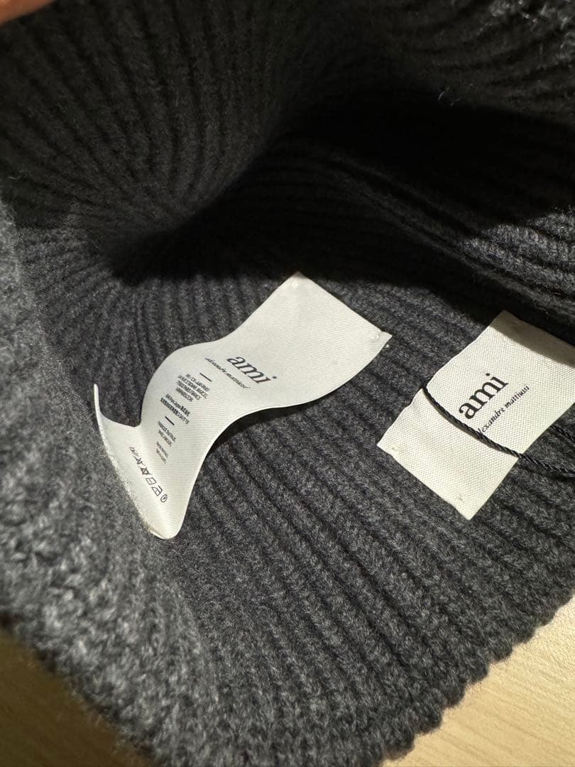 【完全新品】AMI PARIS｜ハートロゴ入り ウール ビーニー　色 : グレー