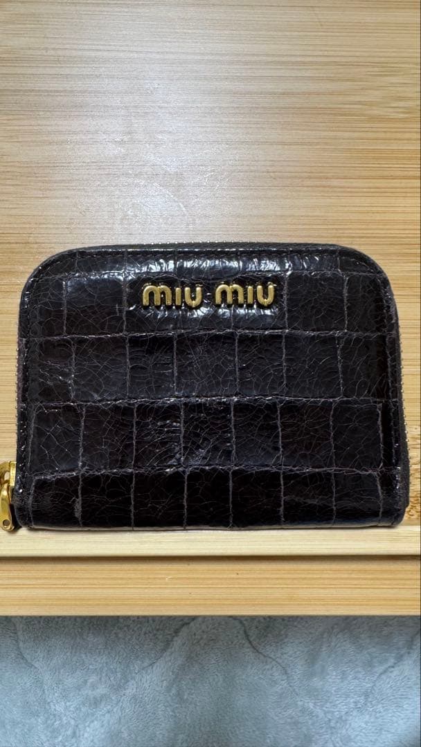 MIU MIU ケース
