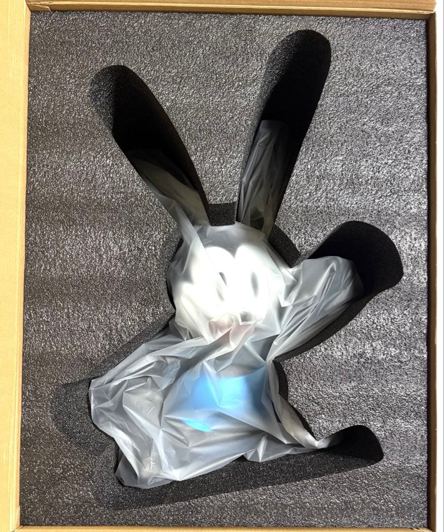 Disney100 周年　オズワルド　ビッグソフビフィギュア　海洋堂　ディズニー