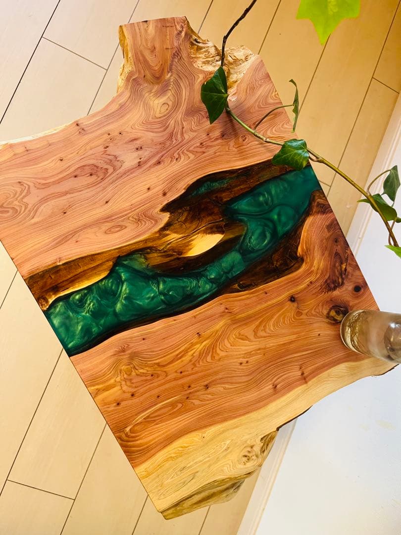 レジンテーブル　ソファテーブル　　サイドテーブル　貝塚伊吹