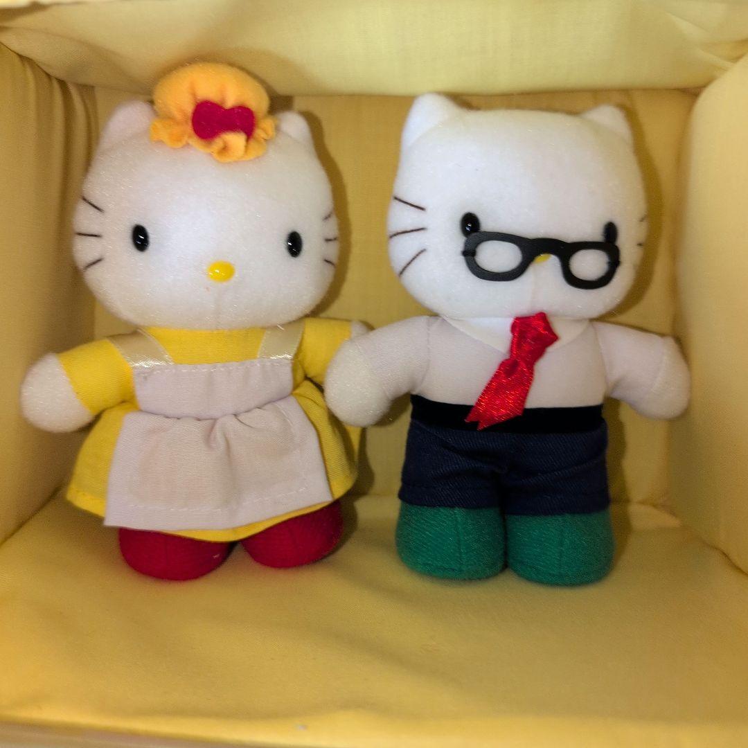 HELLO KITTY いちごハウス（ぬいぐるみ4体セット）
