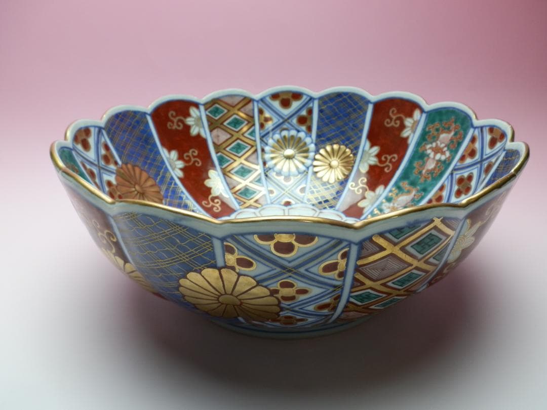 大聖寺伊万里 色絵 金彩 菊紋 菊形 大鉢 奇玉宝鼎之珍銘 MO71208