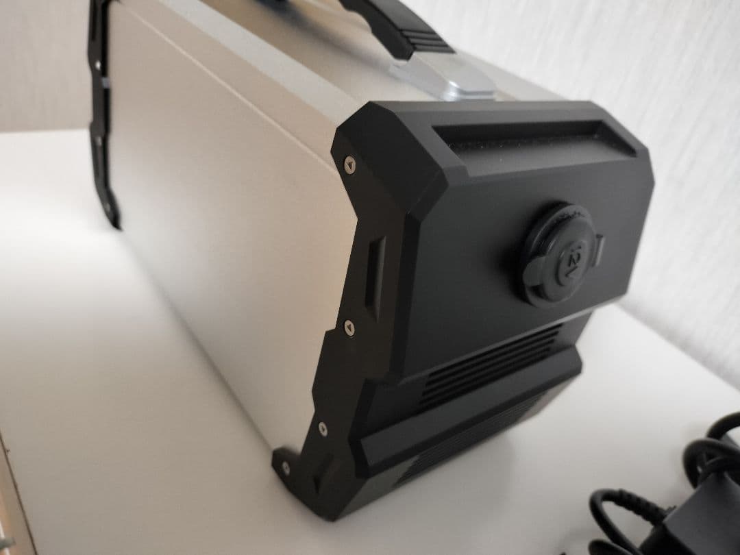 最終値下げ　ラチタ　LACITA ENERBOX01+カーチャージャー