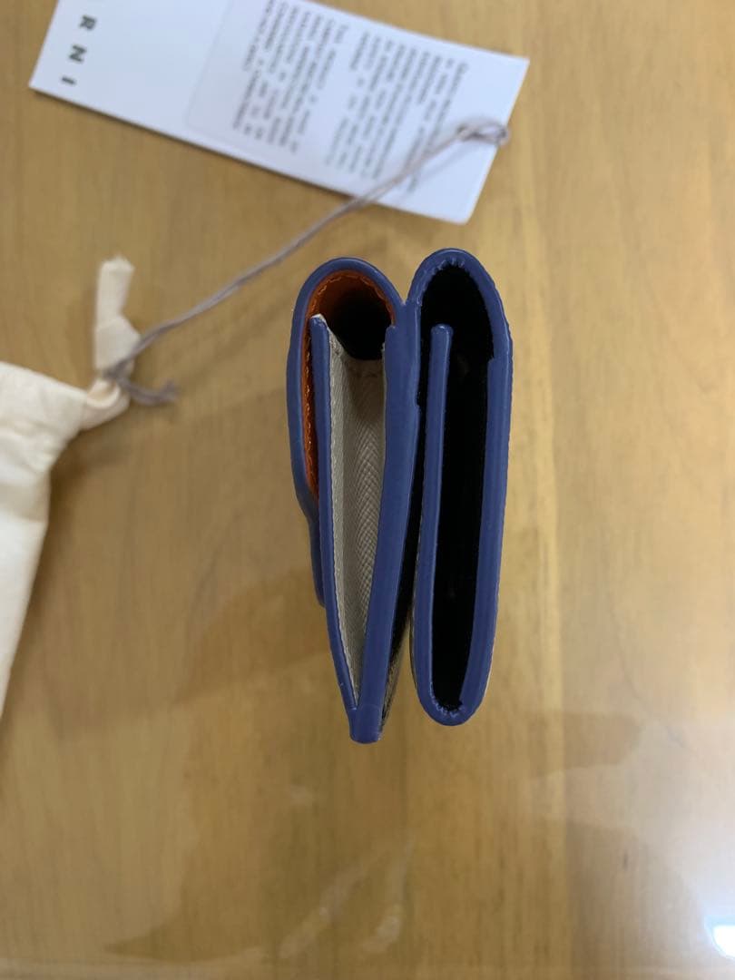 h*＊様 美品マルニ　折り財布