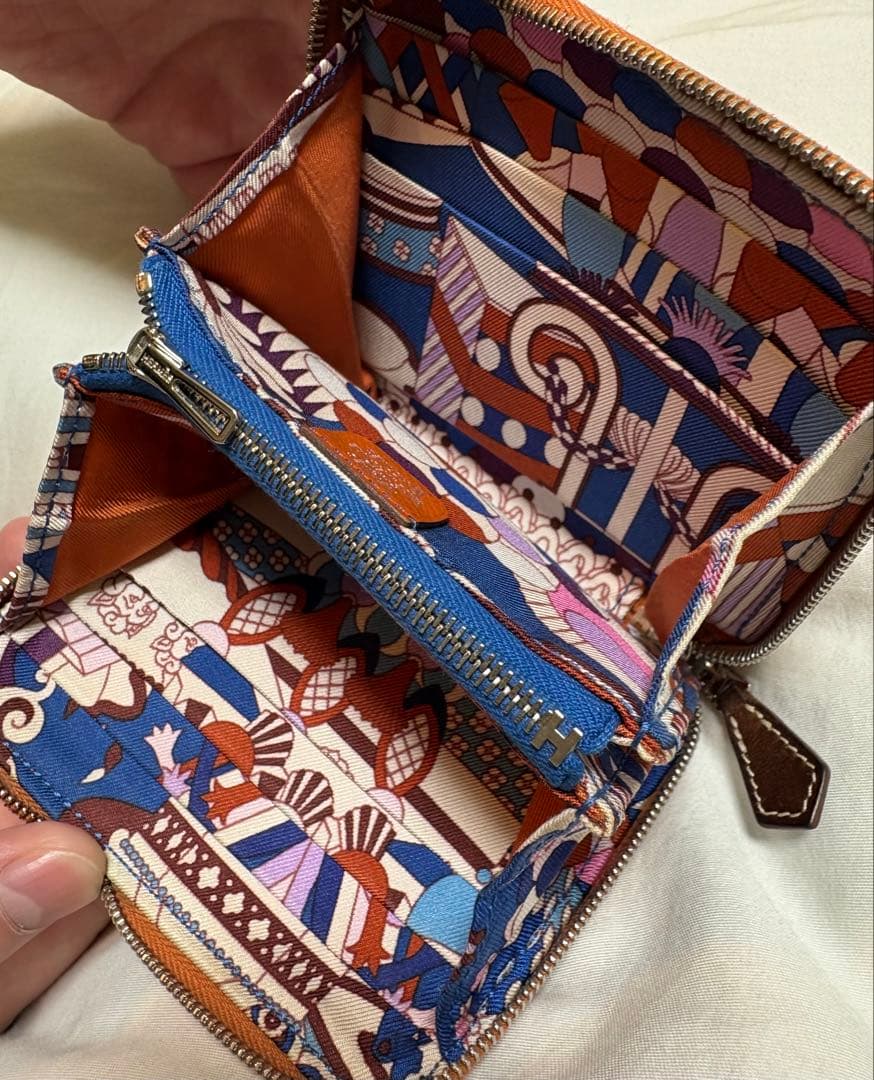 エルメス　シルクインコンパクト