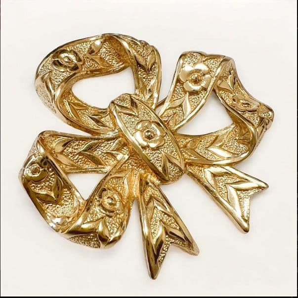 Burberrys バーバリーズ ブローチ リボン　花　 ゴールド　レディース