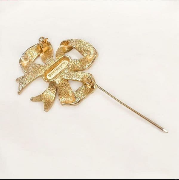 Burberrys バーバリーズ ブローチ リボン　花　 ゴールド　レディース