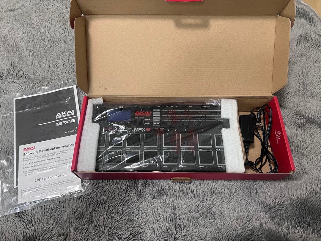 AKAI MPX16 サンプラー　16パッド×10バンク　さらにSDで増設可能