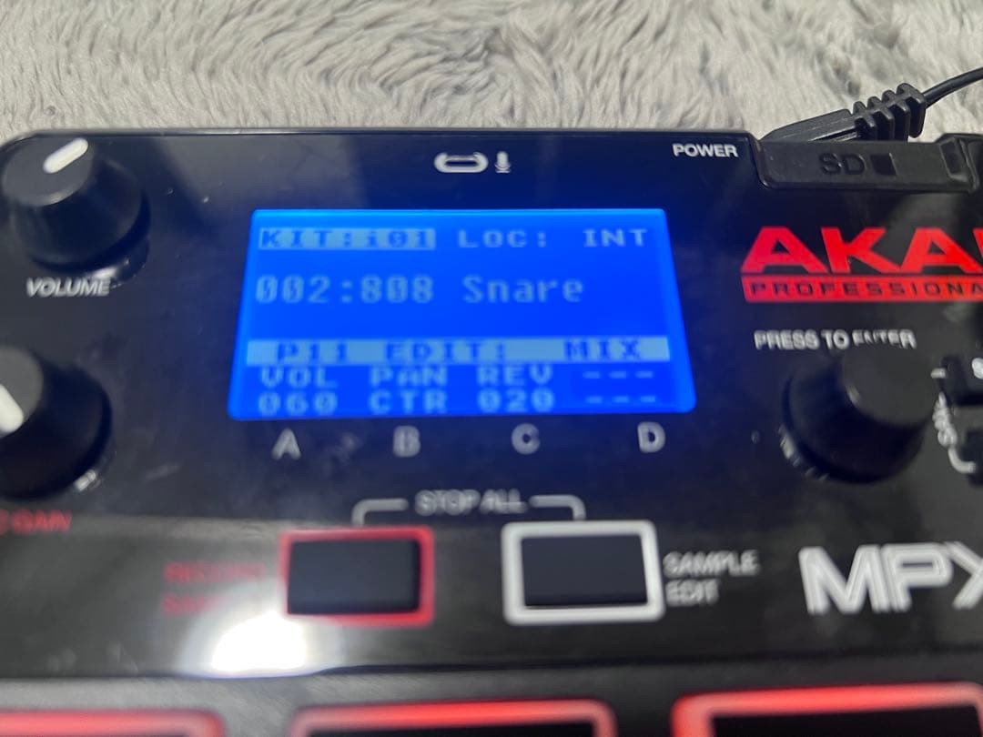 AKAI MPX16 サンプラー　16パッド×10バンク　さらにSDで増設可能