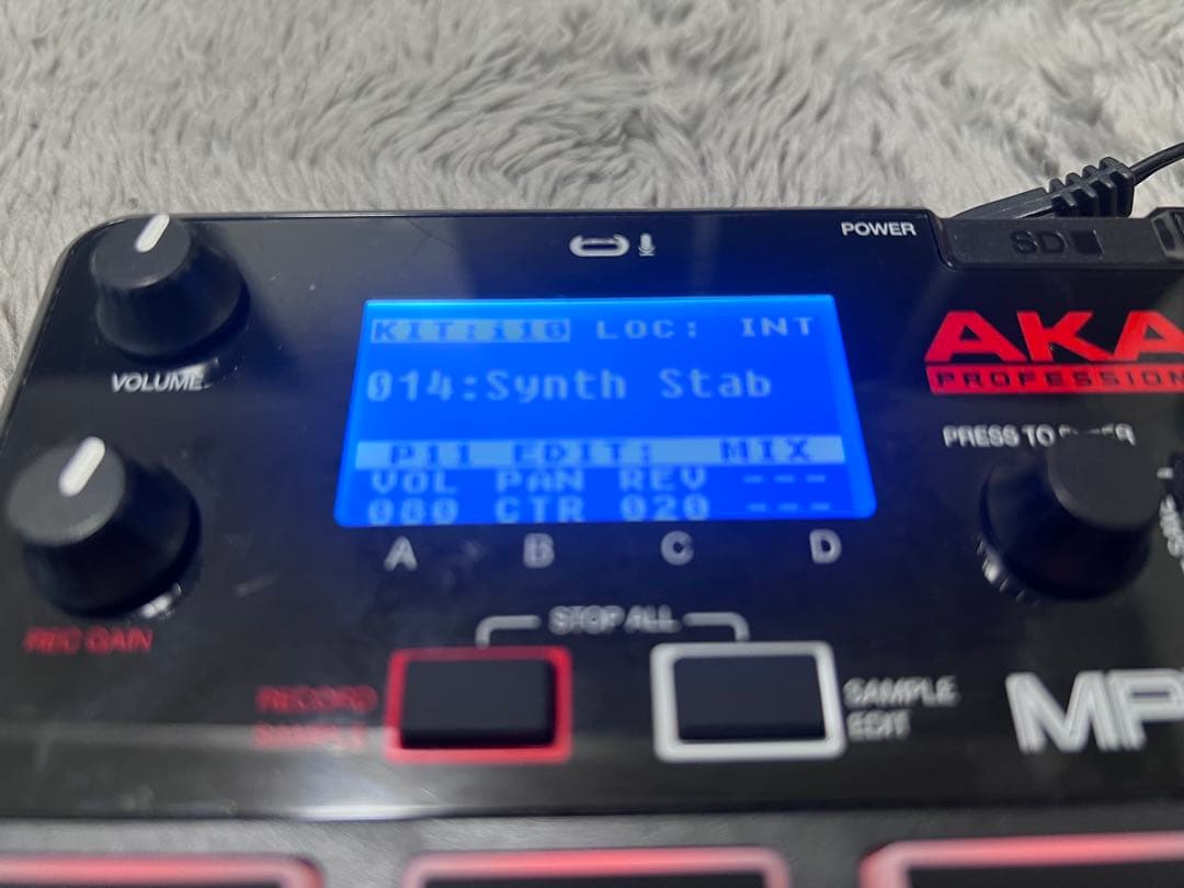 AKAI MPX16 サンプラー　16パッド×10バンク　さらにSDで増設可能