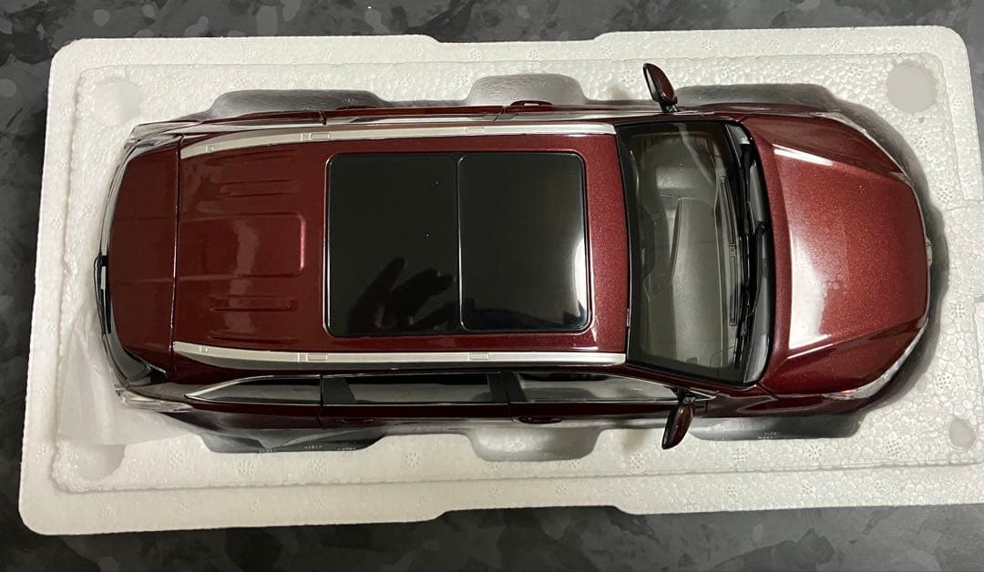 トヨタ　ハイランダー　1/18 ミニカー　カラーサンプル