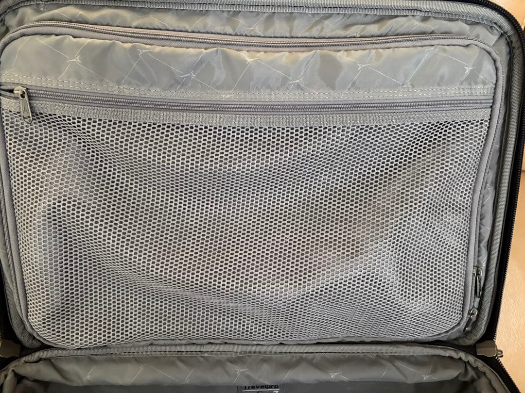 （古い割に使用感少なめ）Travelpro Crew7 機内持込　20x14x9