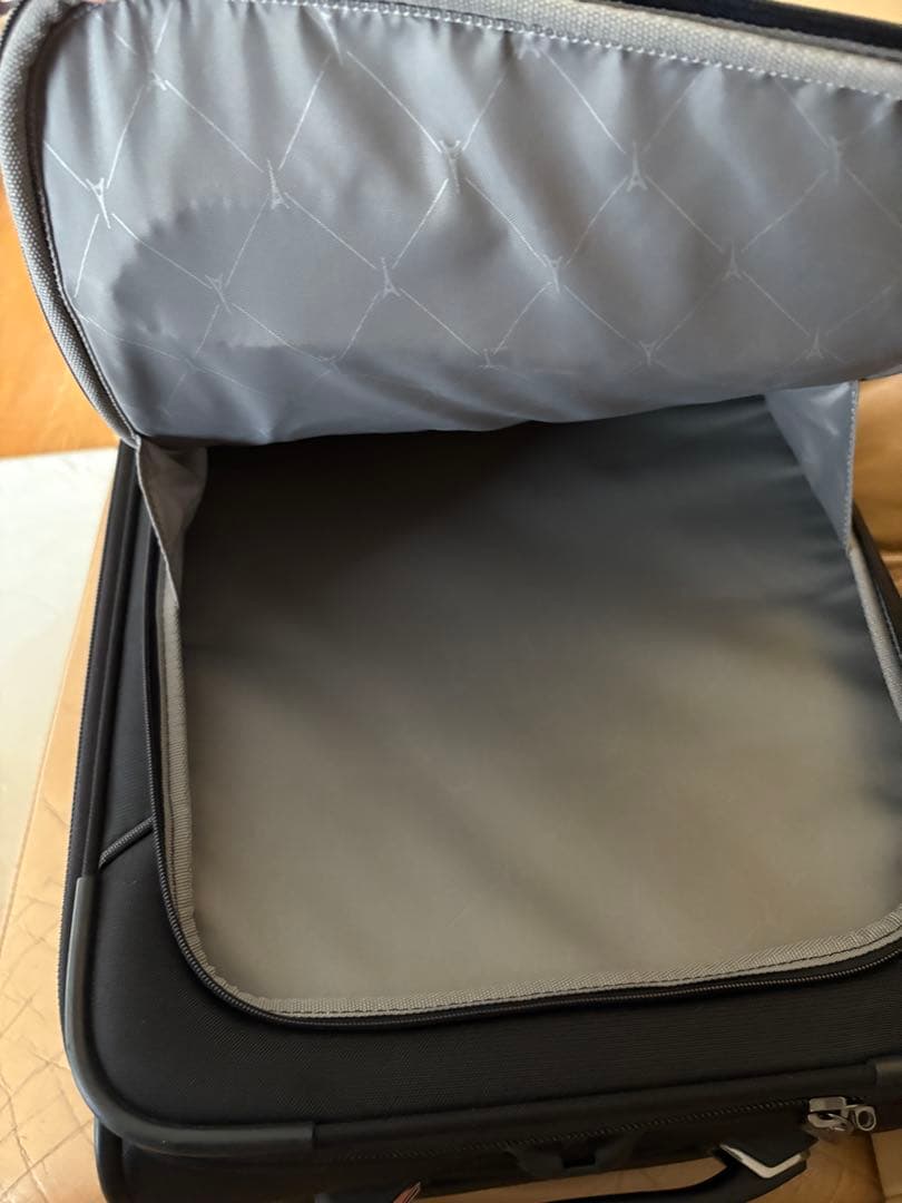 （古い割に使用感少なめ）Travelpro Crew7 機内持込　20x14x9