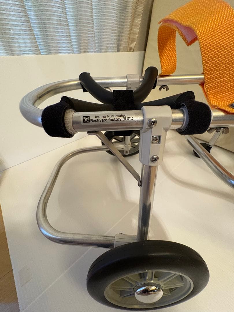 中型犬用車椅子４輪車　あご乗せ付き