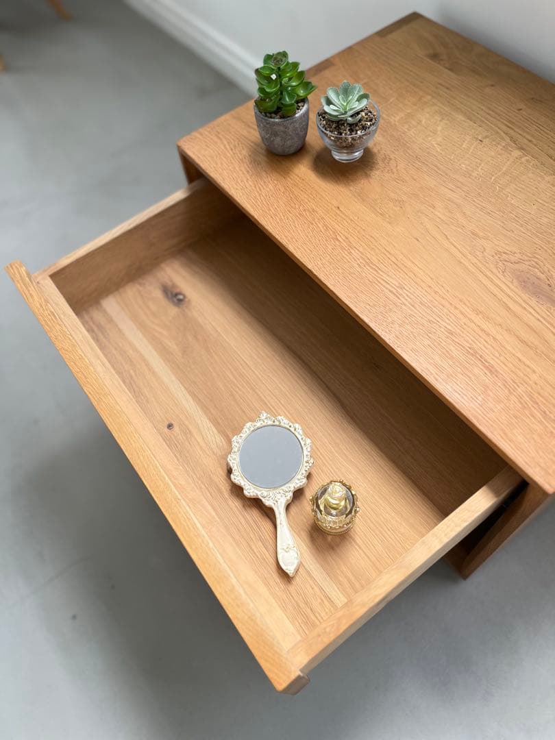 オーク無垢材の木製サイドテーブル