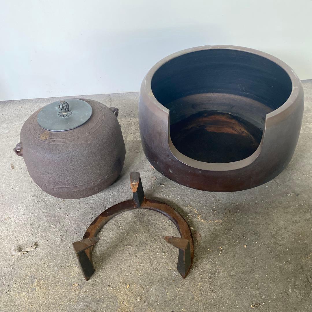 鋳鉄製 茶釜 丸型 茶道具 鉄瓶 風炉釜 鉄釜 鋳物 骨董品 古美術 鉄 真鍮