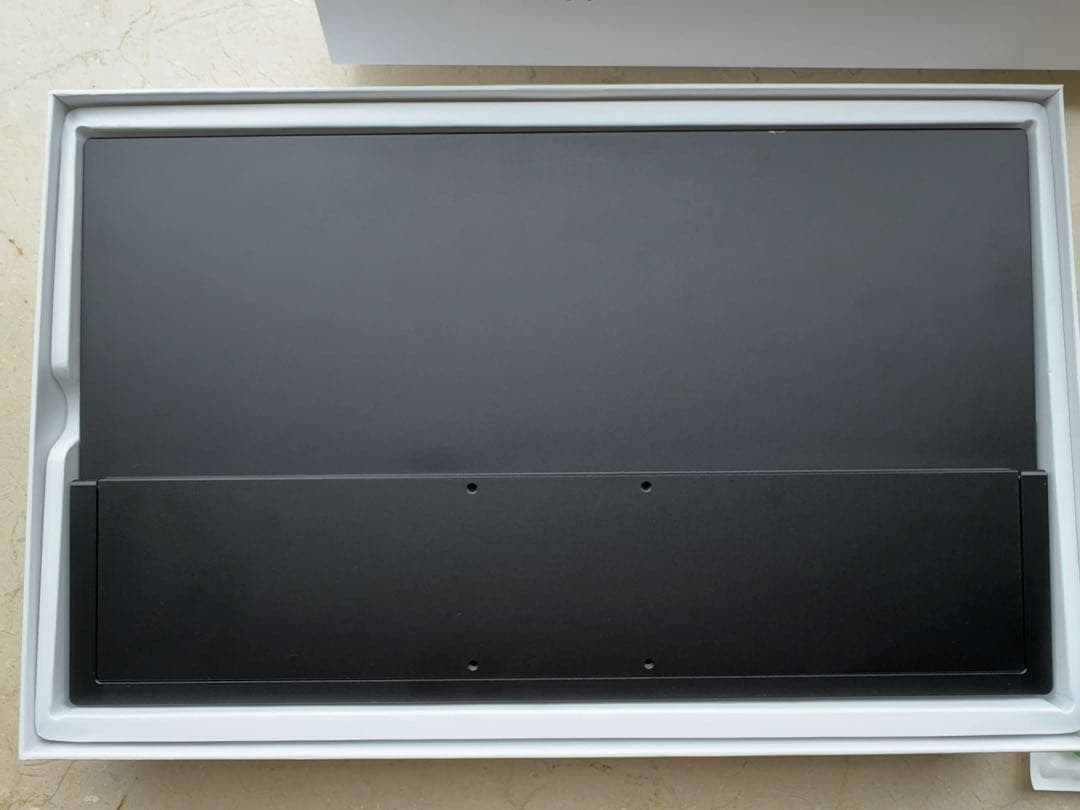 UPERFECT 18.5インチ モバイル ディスプレイ モニター本体