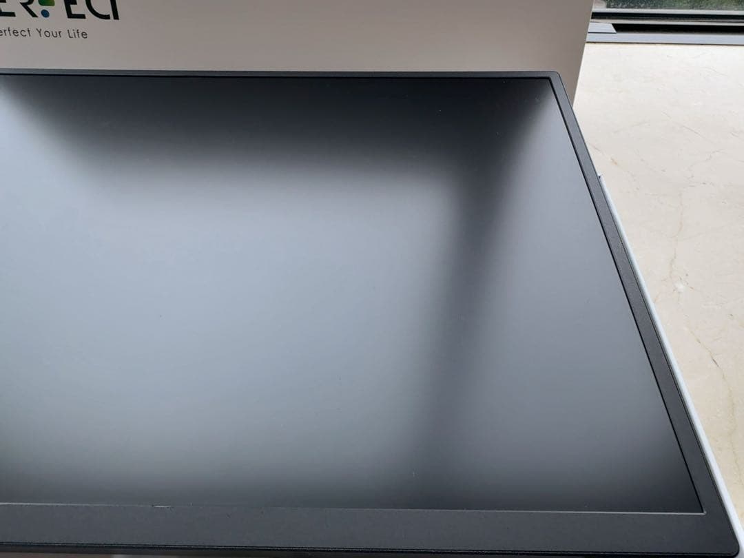 UPERFECT 18.5インチ モバイル ディスプレイ モニター本体