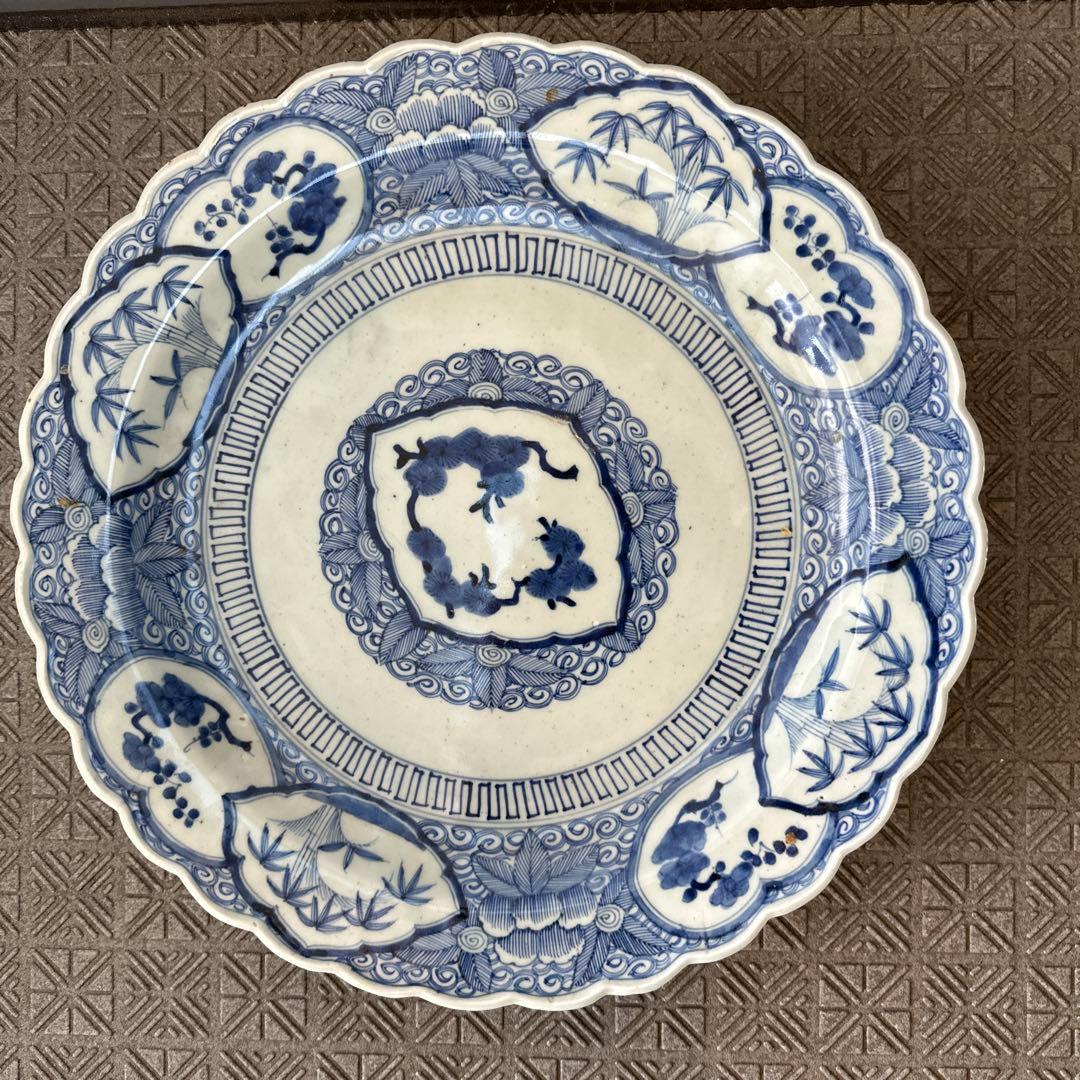 古伊万里、無傷。染め付け、輪郭　　松竹梅、大皿、　41.  センチ。