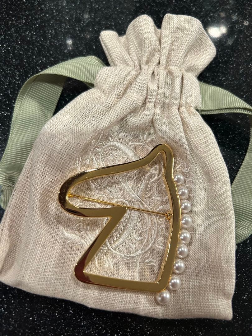 ◆新品未使用◆ セブンテン seventen ホースブローチ お馬さん パール