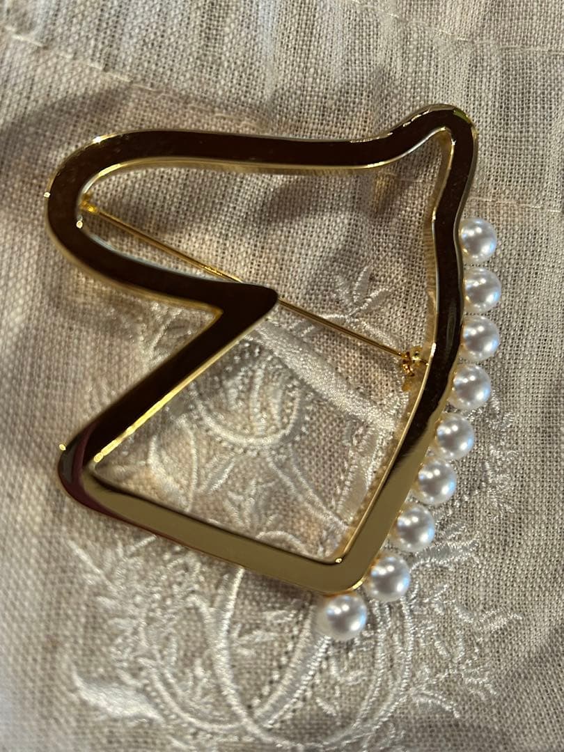 ◆新品未使用◆ セブンテン seventen ホースブローチ お馬さん パール