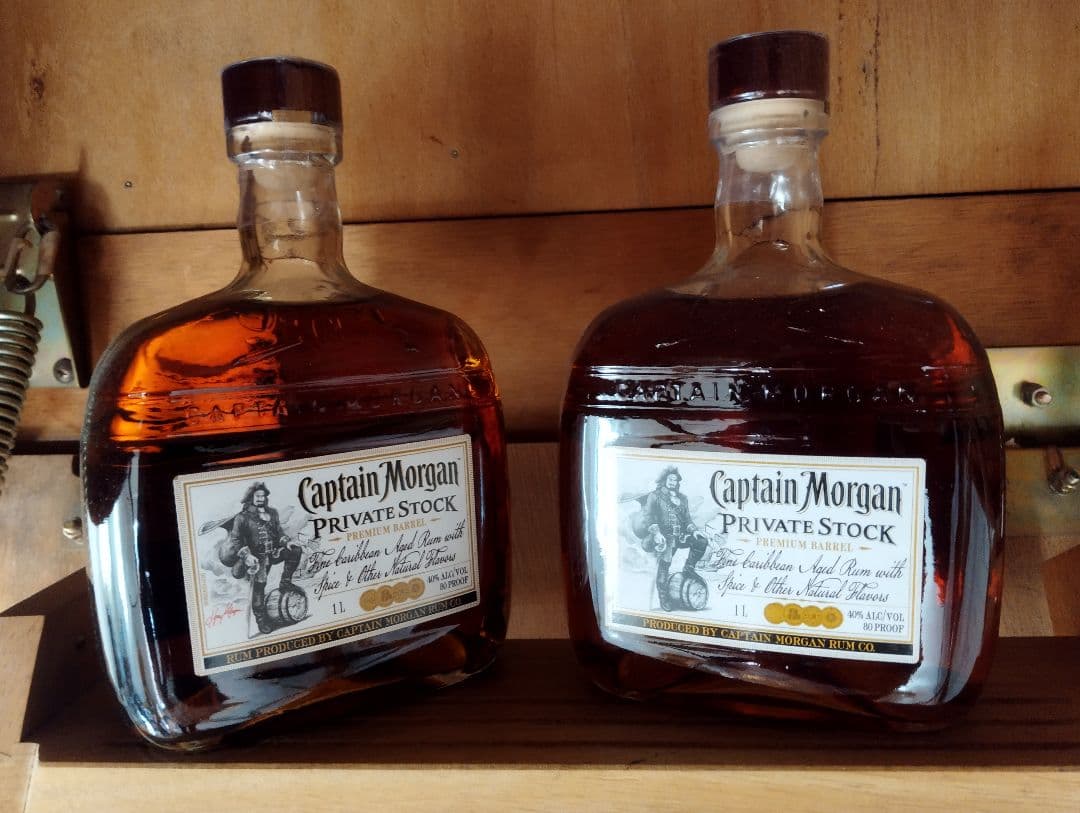 ２本　1リットル　キャプテンモルガンプライベートストック　モルガン　プライベート