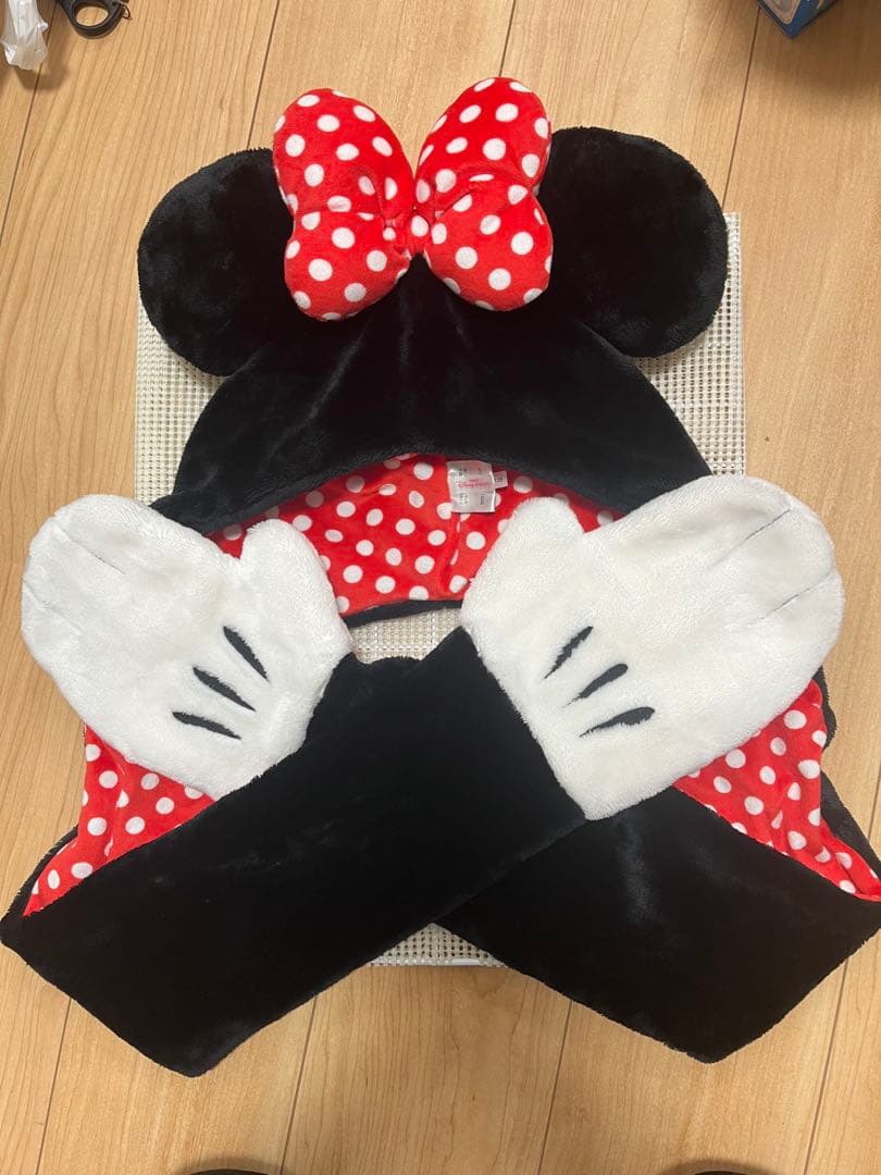 早い者勝ち　ディズニー　ミニーマウス　手袋付き　マフラーファンキャップ