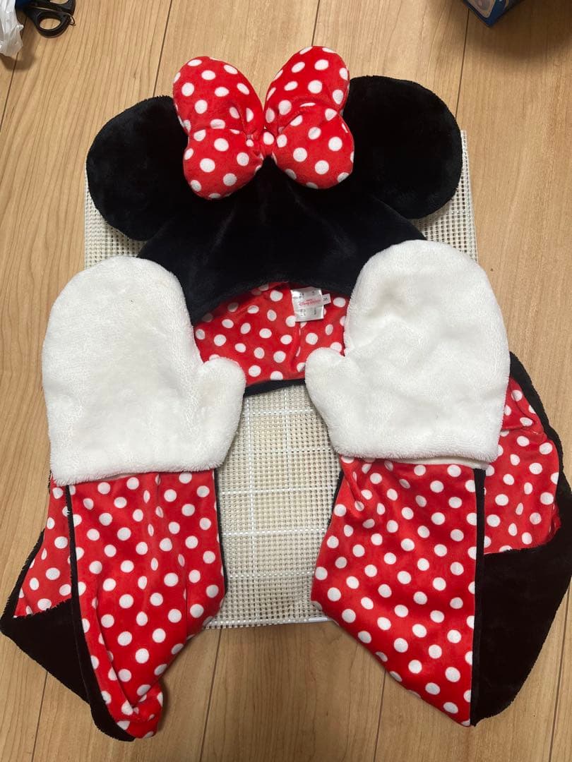早い者勝ち　ディズニー　ミニーマウス　手袋付き　マフラーファンキャップ