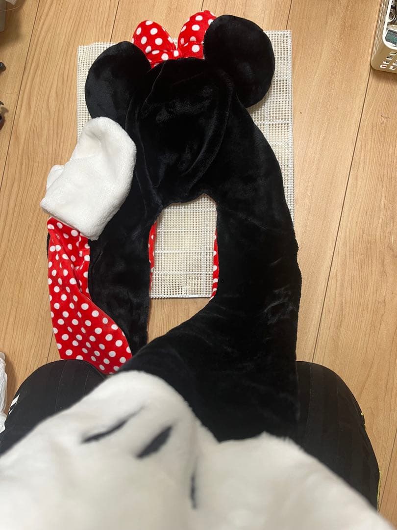 早い者勝ち　ディズニー　ミニーマウス　手袋付き　マフラーファンキャップ