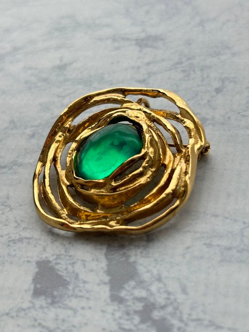 イヴサンローラン ブローチ ペンダントトップ アンティーク アクセサリー