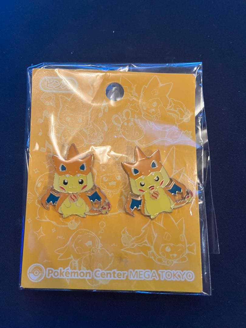 リザードンピカチュウ ピンズ2個入り ポケモンセンターメガトウキョー　限定品