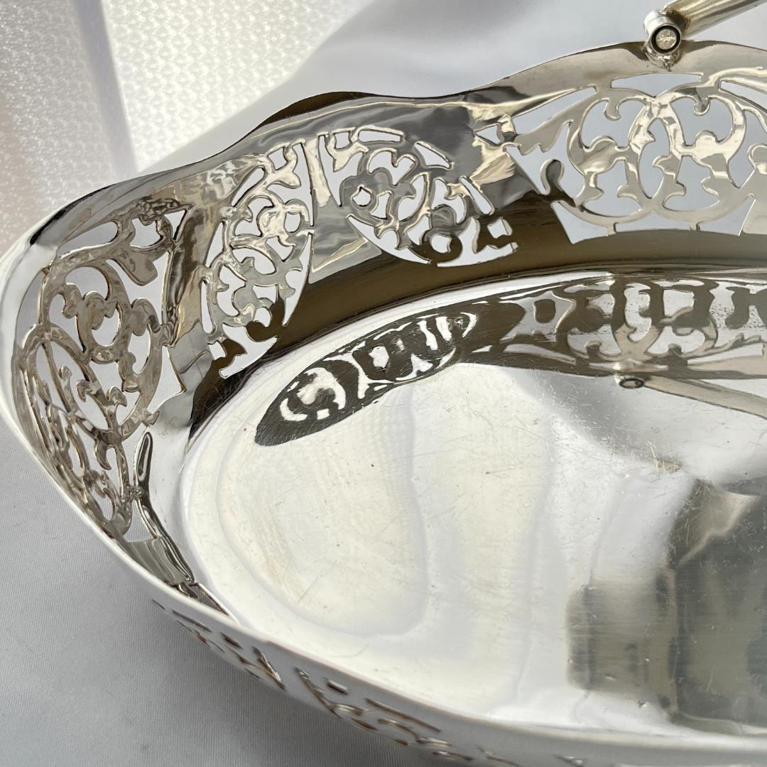 【英国】 アールヌーボーの透かしのフルーツスタンド【シルバープレート】