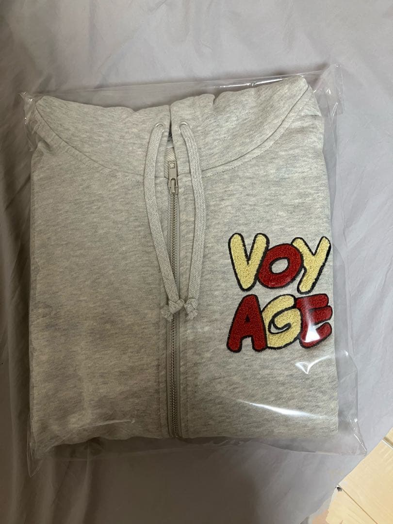 なにわ男子 VoyAGE ジップパーカー