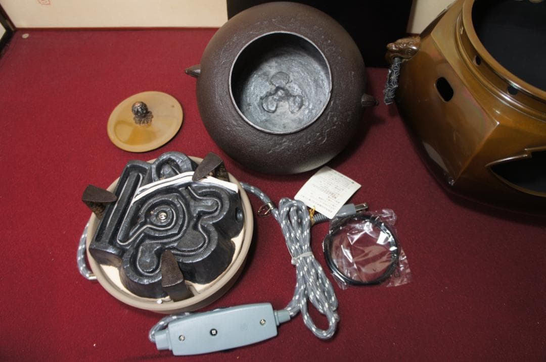 ☆美品 未使用 在銘真形釜添え 唐銅六角風炉 500W電熱器(可変)送料込み
