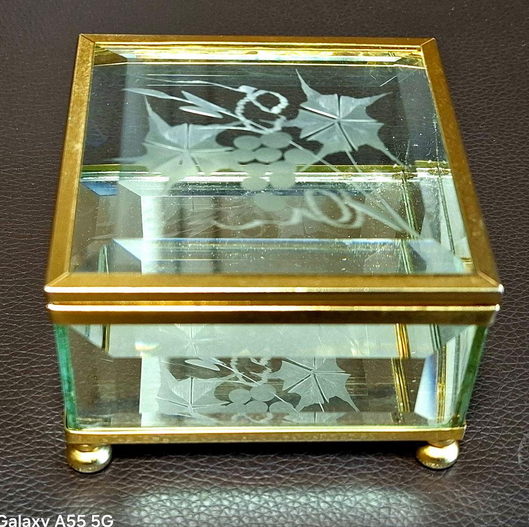 アンティーク ガラス製小物入れ 布タトウ箱付き